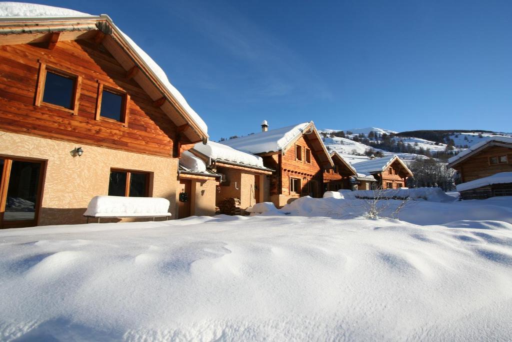 Le Chalet Du Queyras And Spa 莫利涅恩凯拉 外观 照片